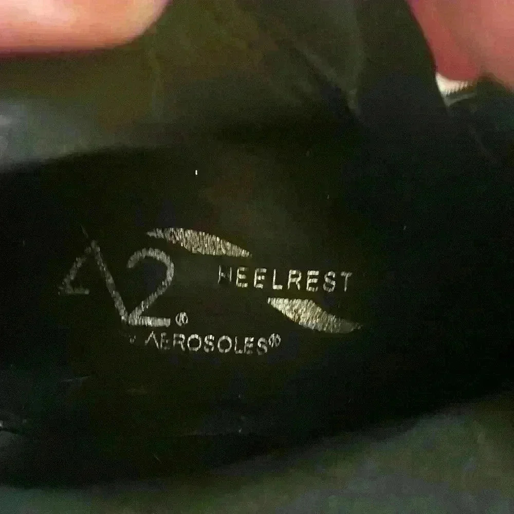 A2Aerosoles Avenue 9.5size Faux leather suede, Heel rest technology, Barely worn - Picture 4 of 8